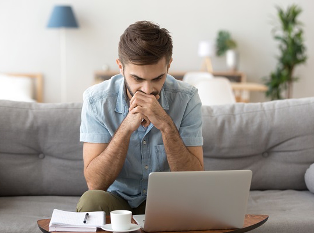 Person Concentrating On Laptop 600X400